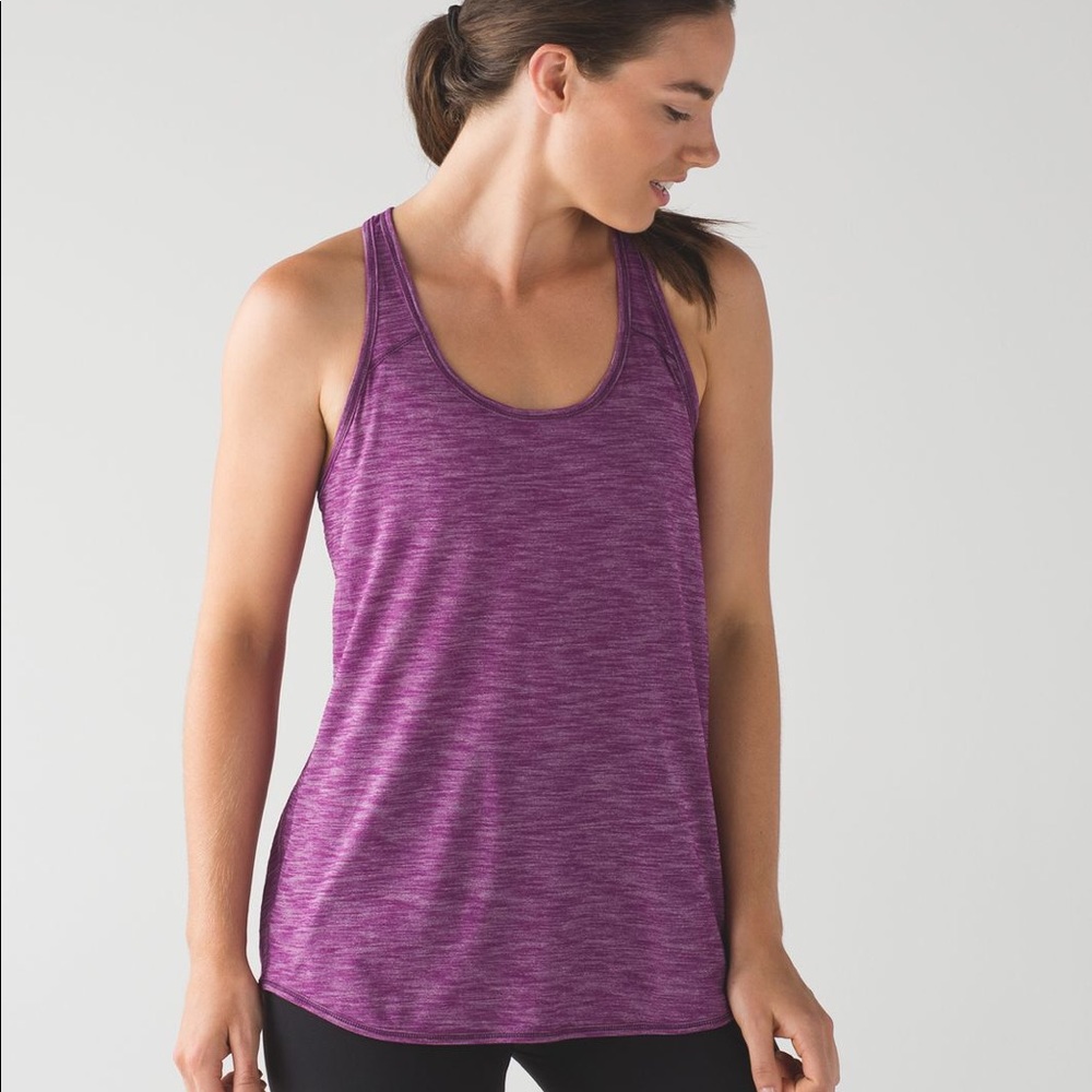 Lululemon essential tank!